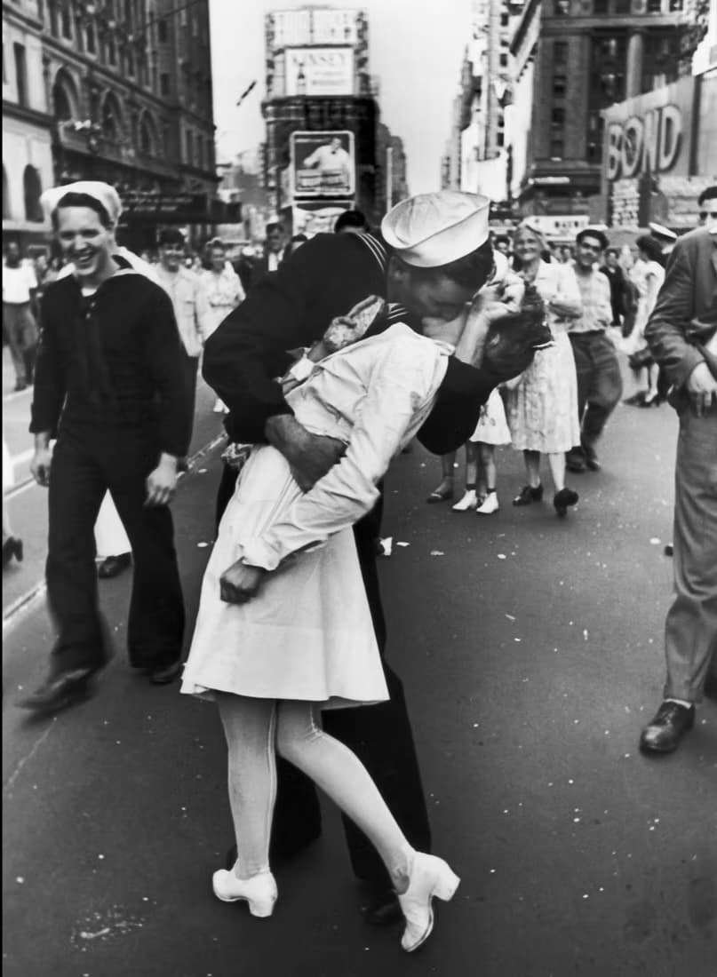 A sailor kissing a nurse in Times Square on V-J Day, 1945
